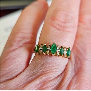 Emerald and diamond ring